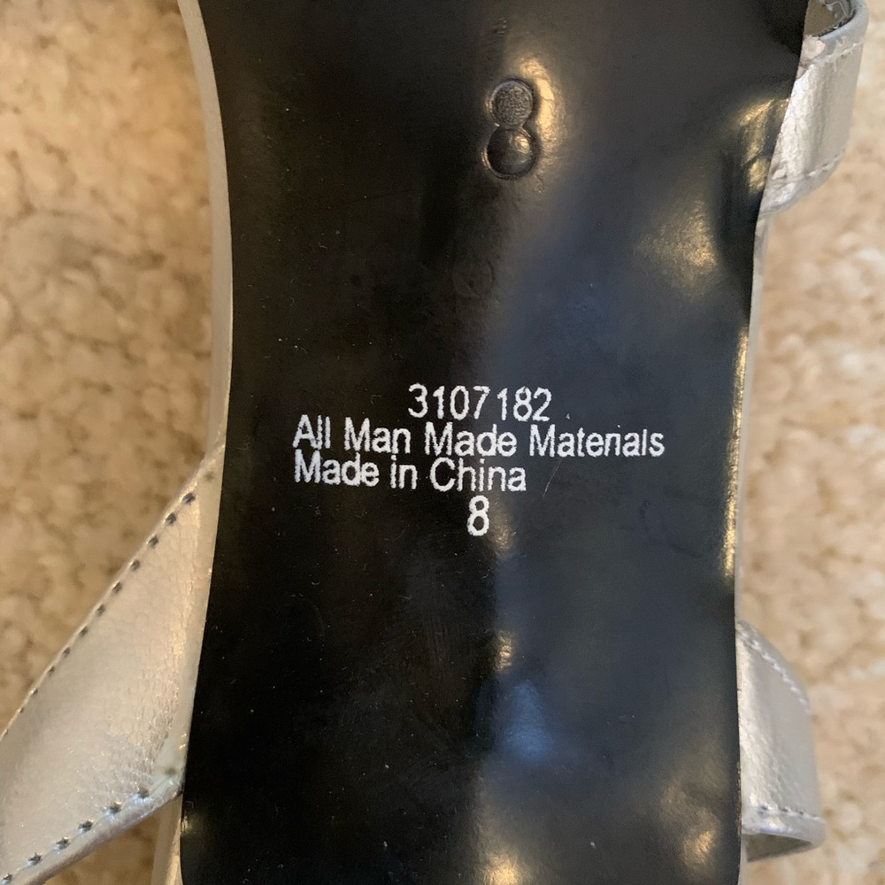 Kelly & Katie Silver Open-toe Heels size 8 - Picture 3 of 4